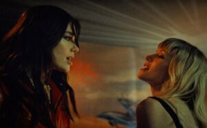 35_Dua_Lipa_Angele-Fever